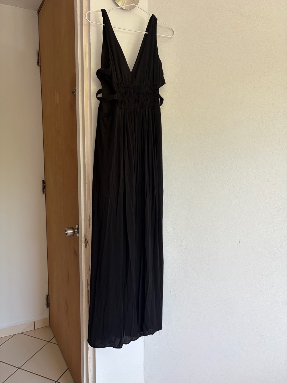 BCBGMaxAzria Black V-Neck Sleeveless Maxi Dress